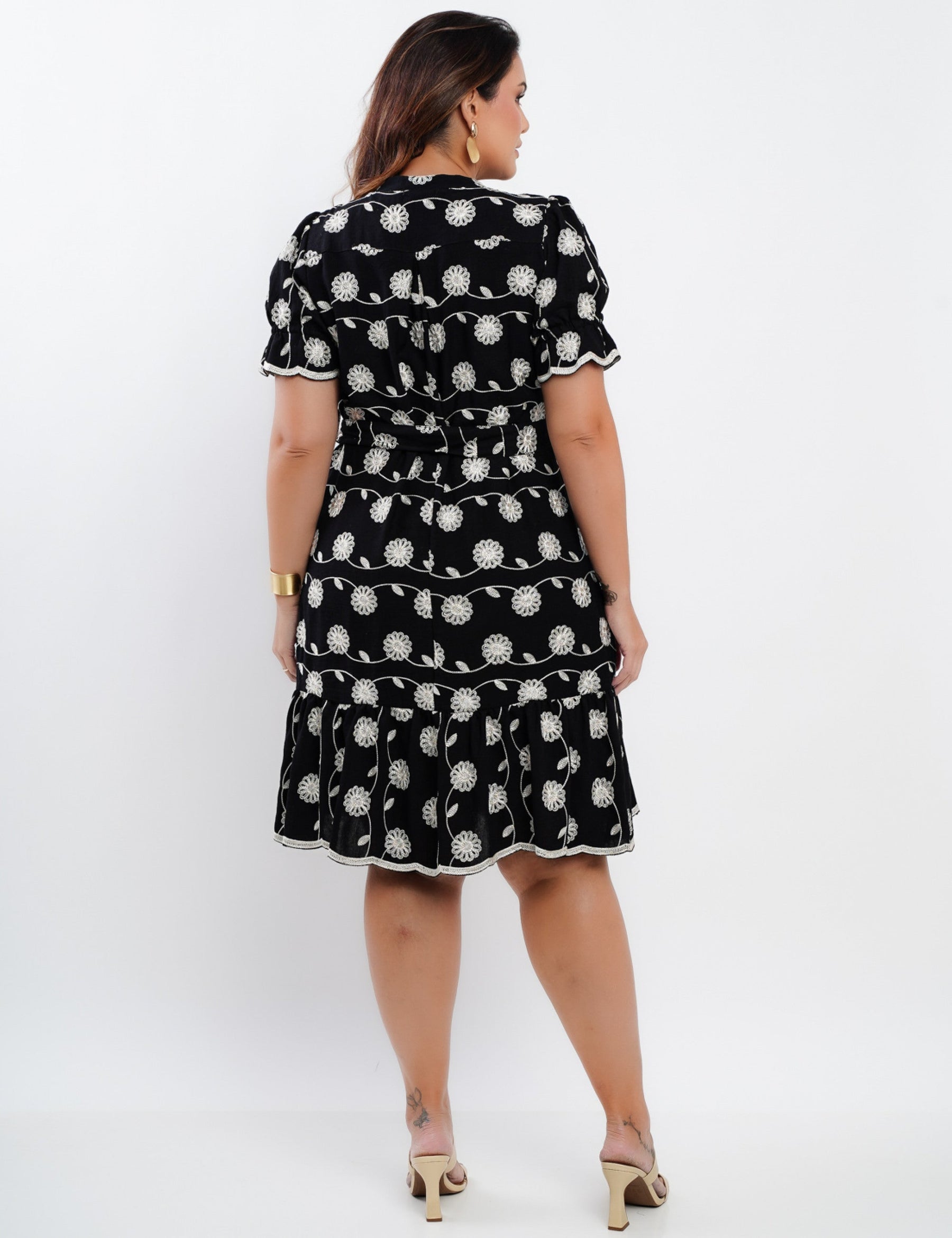 Vestido Curto Poliviscose Com Bordado