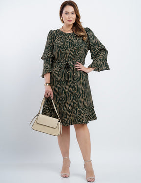 Vestido Curto Crepe Com Babado