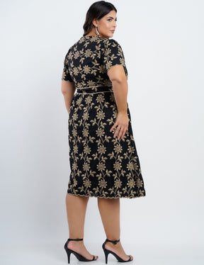 Vestido Curto Linho Misto Com Bordado