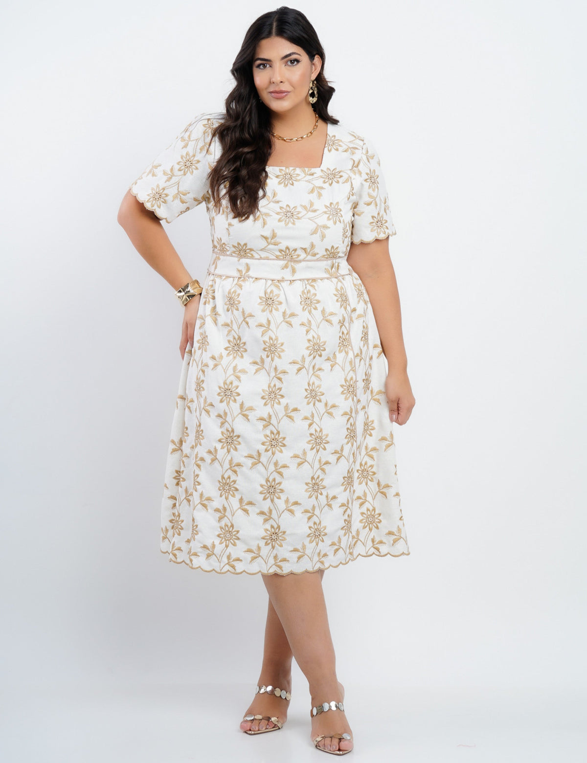 Vestido Curto Linho Misto Com Bordado