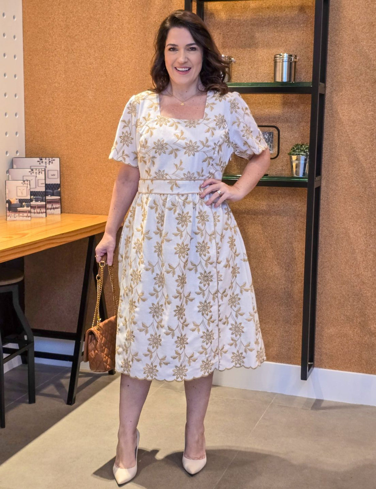 Vestido Curto Linho Misto Com Bordado